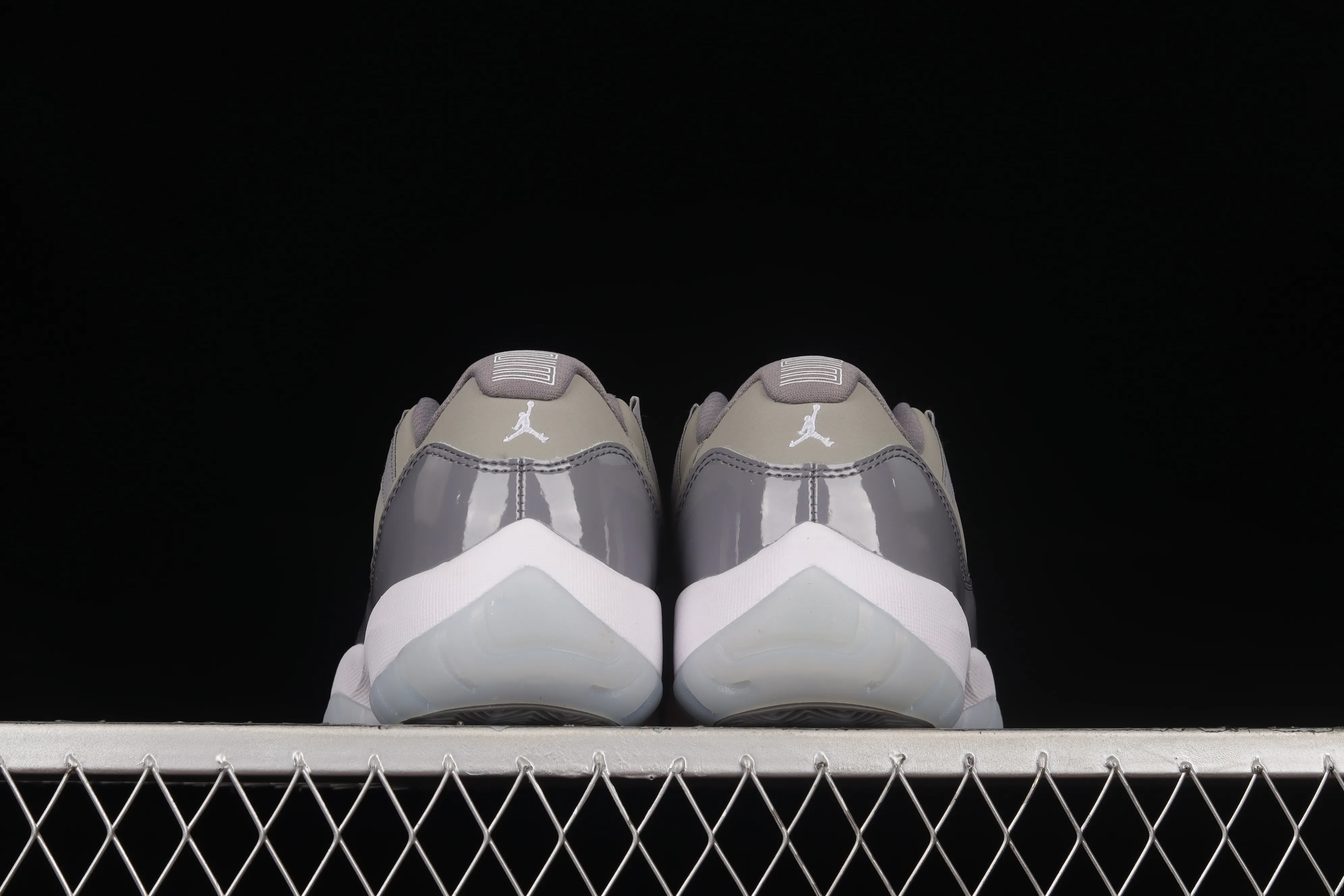 All categories Air Jordan Jordan series basketball shoes Air Jordan 11 #ZG version Air Jordan 11 Low Bred AJ11 Joe 11 new cool gray first layer genuine carbon low-top basketball shoes 528896-003